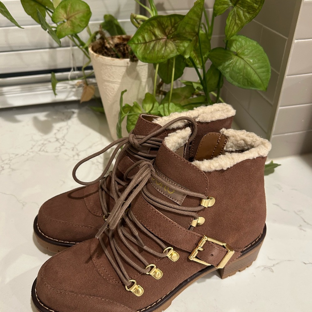 Sporto Brown Lace-Up Suede Ankle Boots with Shearling Collar
